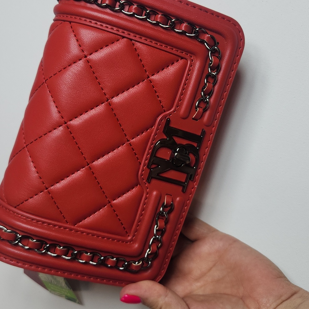 Badgley Mischka Red Cross Body with Frame & Chain on the cover NWT - Picture 2 of 11